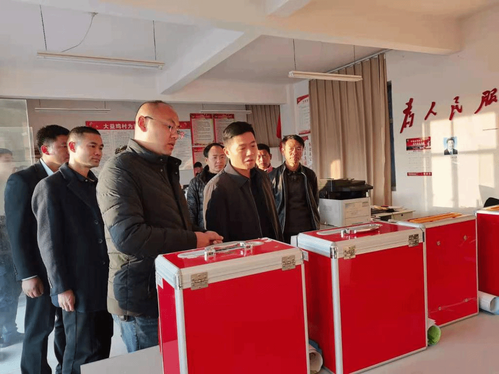 周德华到大益鸡村委会调研指导