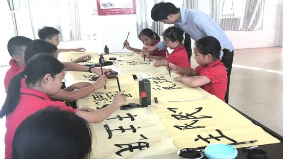 传统文化进校园灵秀小学 书法2